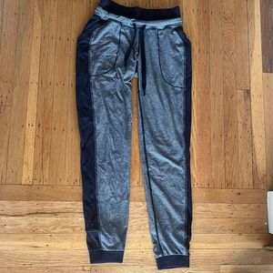 Lululemon Base Runner Pant III Black and Grey Striped w/ Pockets Size 4
